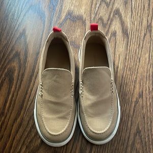 Excellent Condition size 5 boys shoes - dress shoes tan
